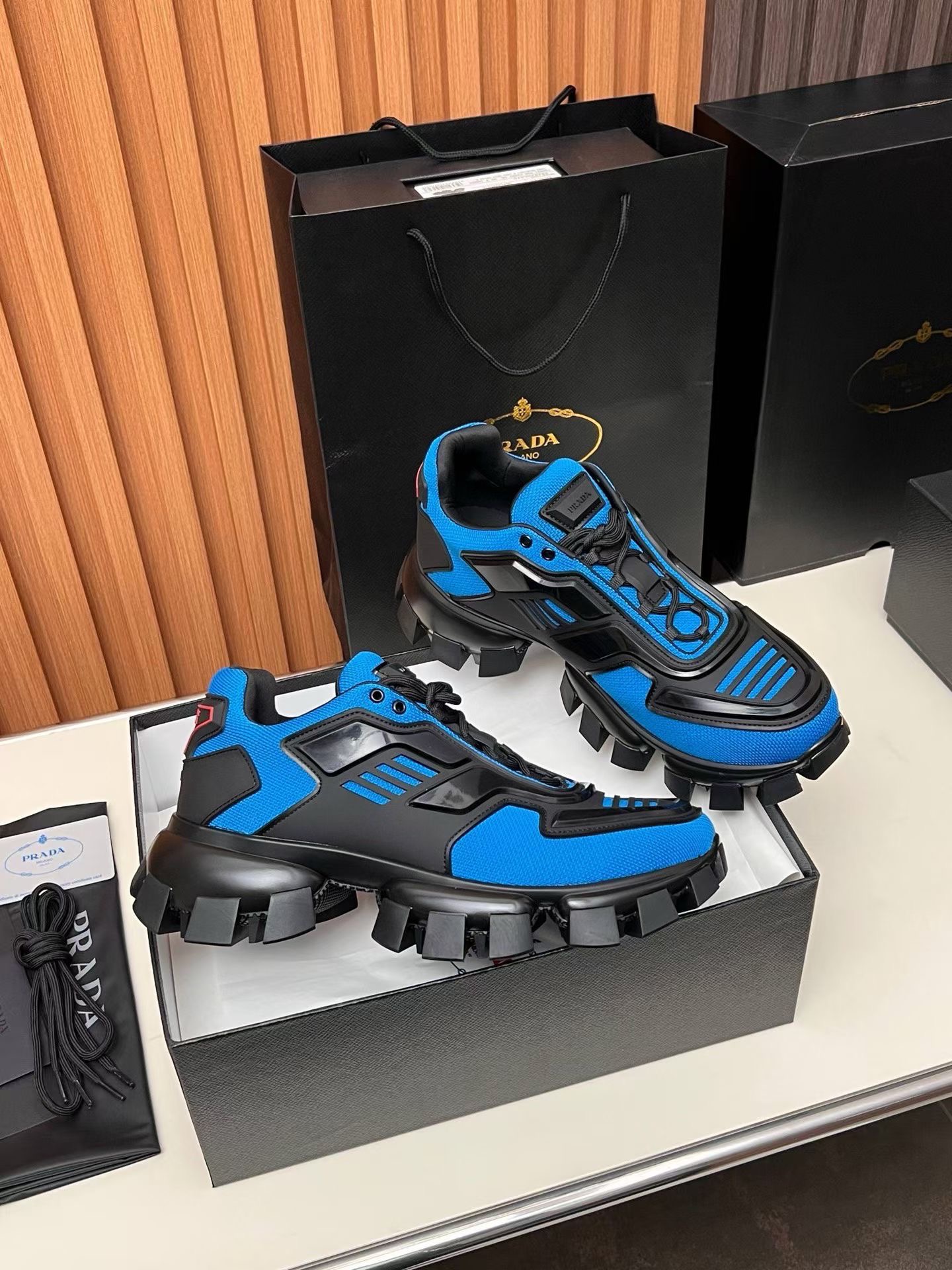 프라다 남녀 스니커즈 35-45