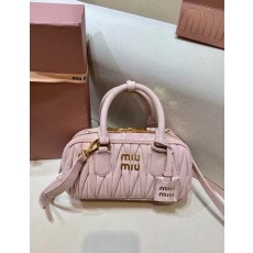 미우미우 26SS BORSE SOFTY PADDED 스웨이드22x10.5x7.5cm