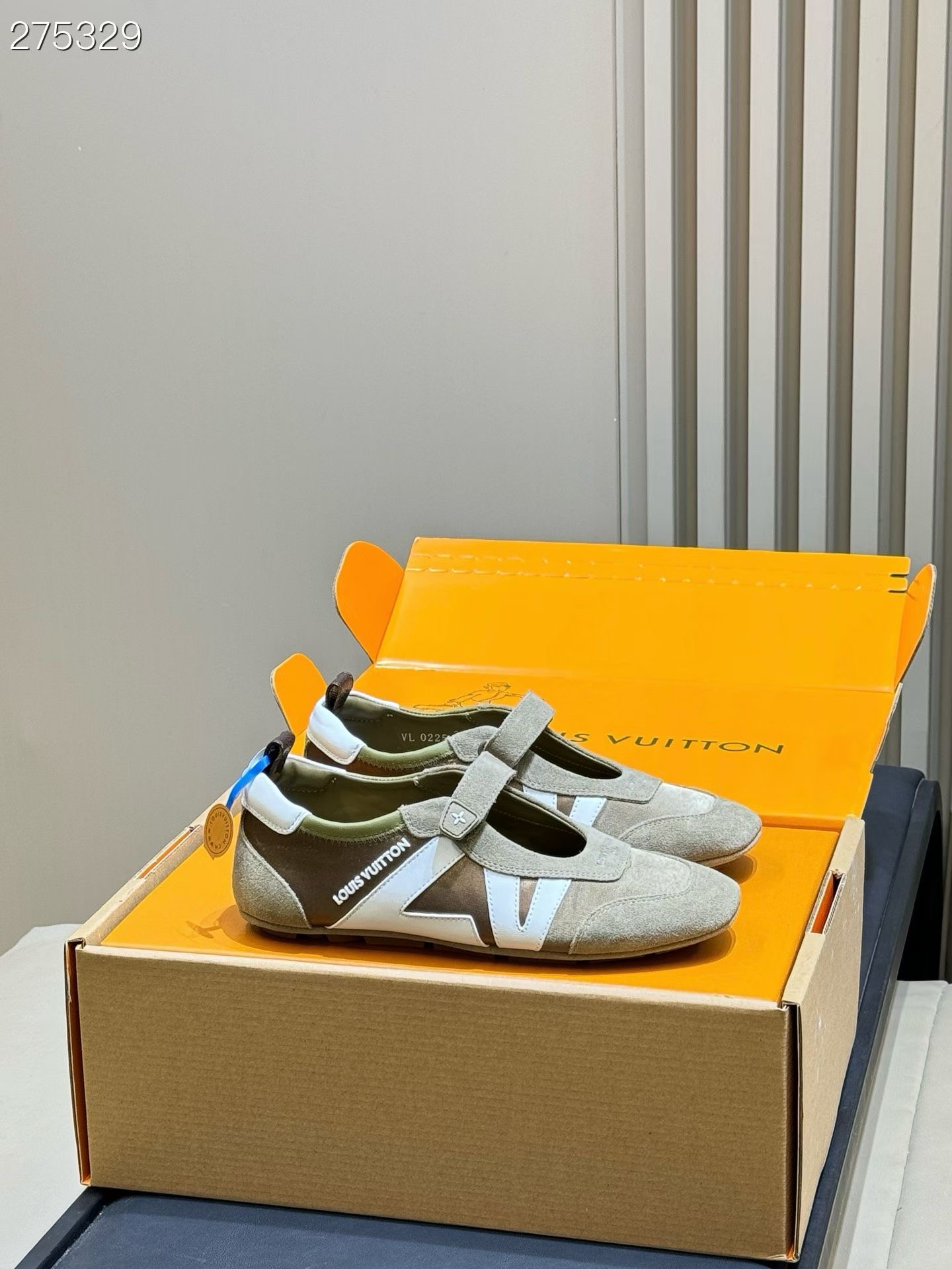 루이비통 26SS 베이비 LV 스니커리나 메리제인